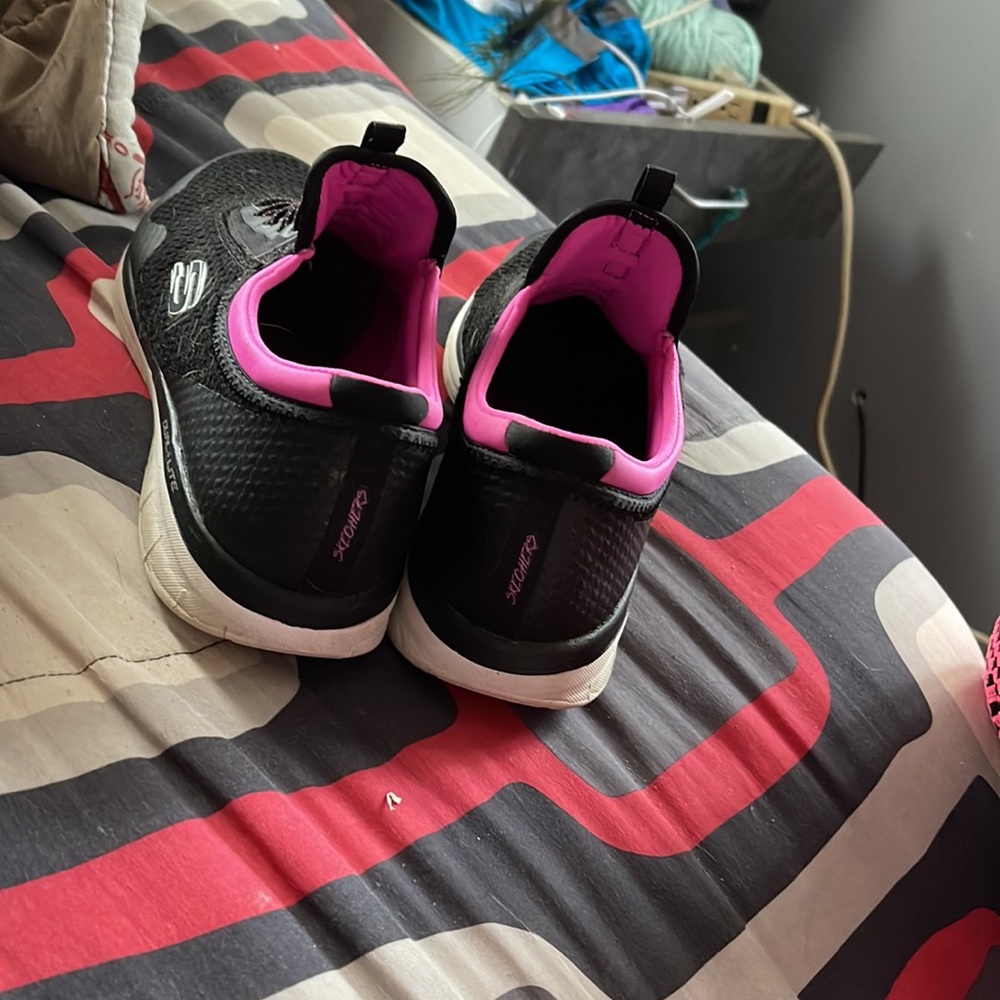 Shoes - Picture 4 of 4